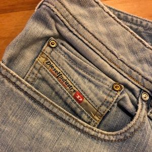 Diesel mens 36x34 jeans light wash